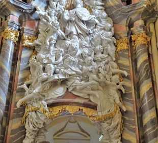 Barocke Pracht im Querschiff der Abteikirche