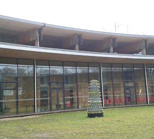 Großes Zentrum mit Touristen Info