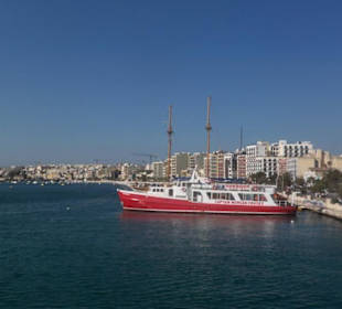 Blick auf die Anlegestellen von Sliema