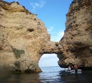 Mit dem Boot durch die Grotten