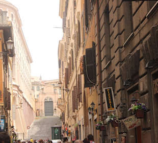Street across from Spanish Steps