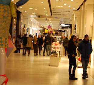 Im "Magazijn De Bijenkorf""