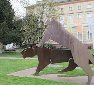 Friedrichsplatz: Skulpturen beim Naturkundemuseum