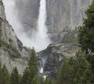 Gleich hinter Fresno, der Yosemite Natinalpark