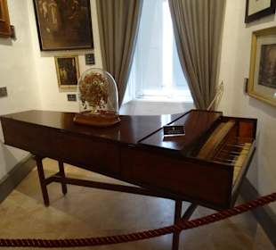 Ins Wignacourtmuseum im Anschluß der Katakomben