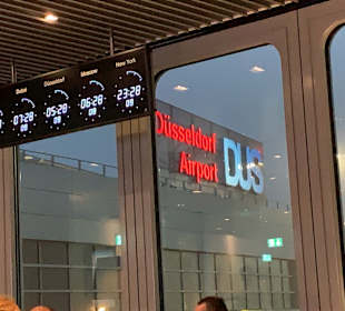 Flughafen Düsseldorf (DUS)