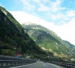 Jetzt folgen viele Tunnel