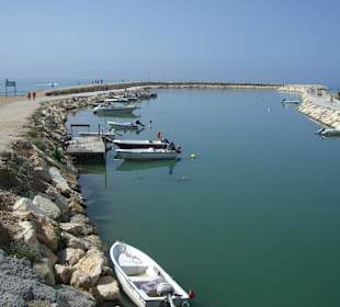 Kleiner Hafen in der Nähe