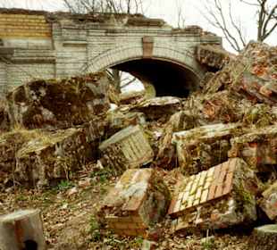 Trümmer der "Unteren Datscha"
