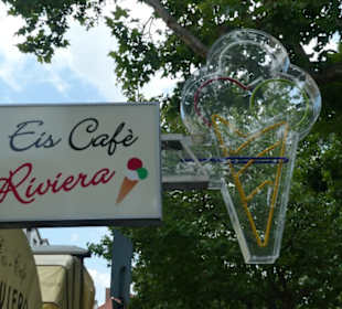 Das Eiscafé Riviera in der Niederwerrner Straße