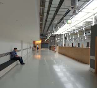 Gang zur Catering Lounge