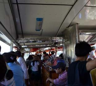 Fahrt auf dem Chao Phraya Fluss Bangkok