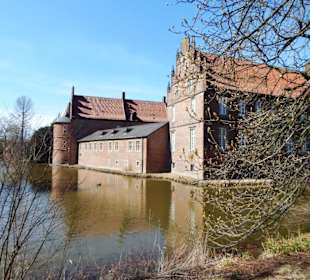 Wasserschloß Herten halbseitlich