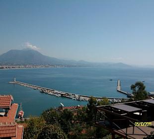 Blick von der Burg auf das Taurusgebirge
