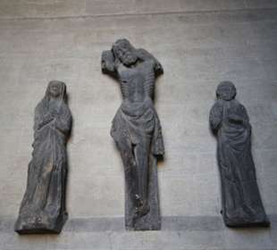 Verwitterte Kreuzigungsgruppe