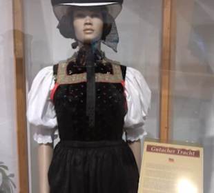 Weltgrößte Kuckucksuhr