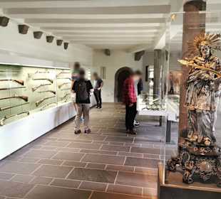 Burg Eltz Waffenkammer