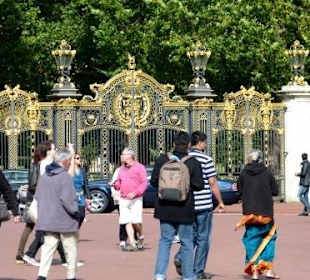 Eingang B.P. Gardens