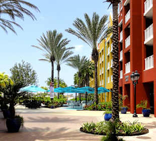 Impressionen aus der Renaissance Shopping Mall