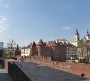 Stadtbefestigung mit Barbakane