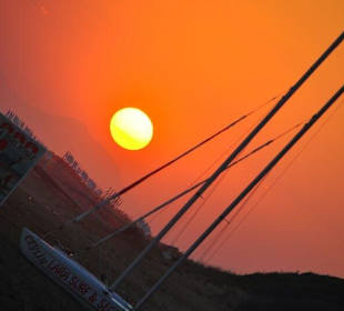 Die Schule bei Sonnenuntergang 
