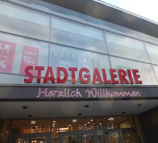 Eingang Schrammstraße zur Stadtgalerie Schweinfurt