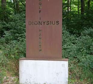 Moderne Skulpturen am Nothelferweg