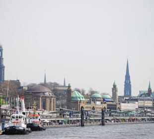 Blick auf den Hamburger Hafen