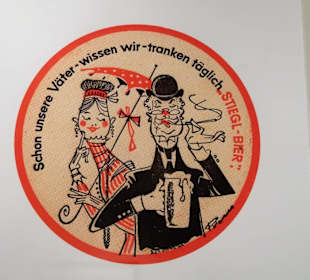 Historisches Werbeschild in der Brauwelt