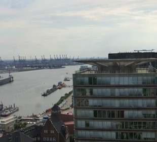 Ausblick vom Penthouse Elb-Panorama, 20.Stock