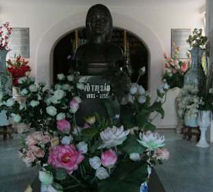 Worshipping the Heroine