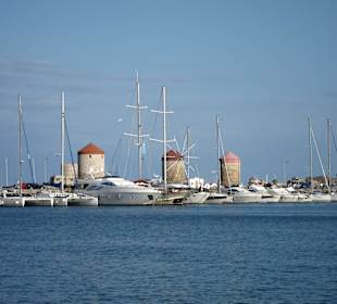 Rhodes, mandraki port.