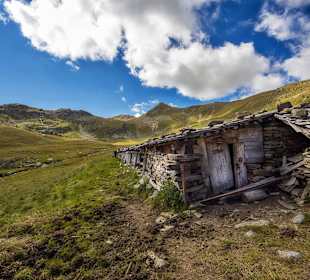 Urige Almhütte im Ultental