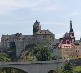 Burg Loket mit Stadt