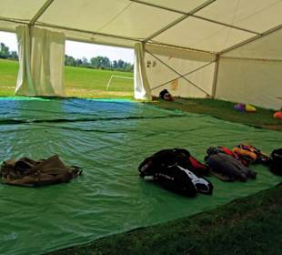 Verpacken des Fallschirms