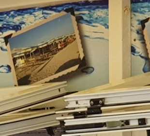 Oben am Container angebracht