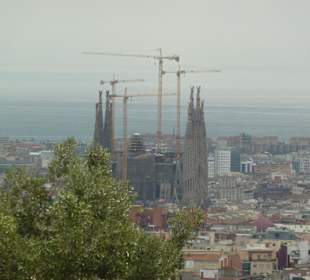 Blick vom Parc Güell auf die Stadt