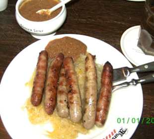 3 Paar Schweinswürstl frisch vom Grill