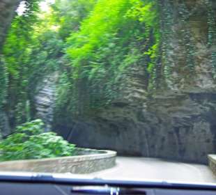 Der Schlucht entlang