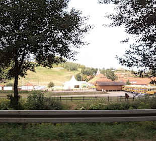 Widok na stok z ulicy