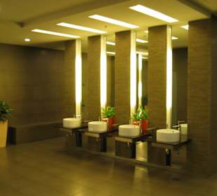 Supermoderne, saubere Toiletten