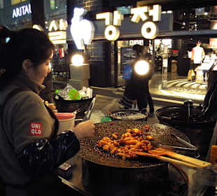 Food in Myeongdong Quarter