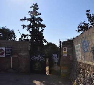 Versteckter Zugang zum Strand