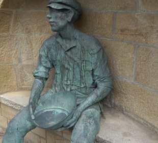 Skulptur Hafner und Wassermädchen 