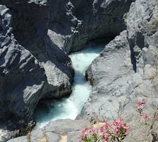 Bazaltowy kanion rzeki Alcantara