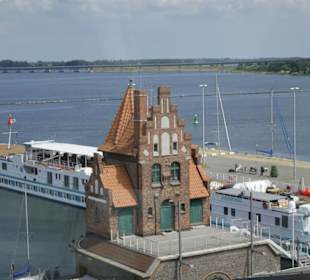 Blick vom Ozeanum auf den Sund