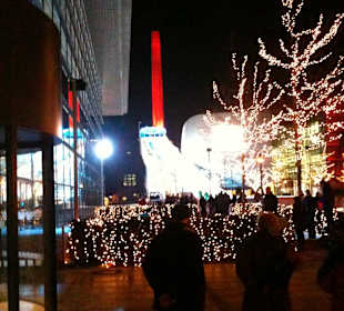 Autostadt im Dezember mit Weihnachtsmarkt