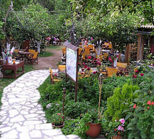 Acharavi Ort - Hauptstraße