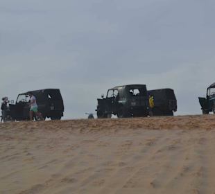 Jeeps bei den weißen Dünen
