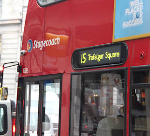 Doppeldecker zu den Touristenzielen